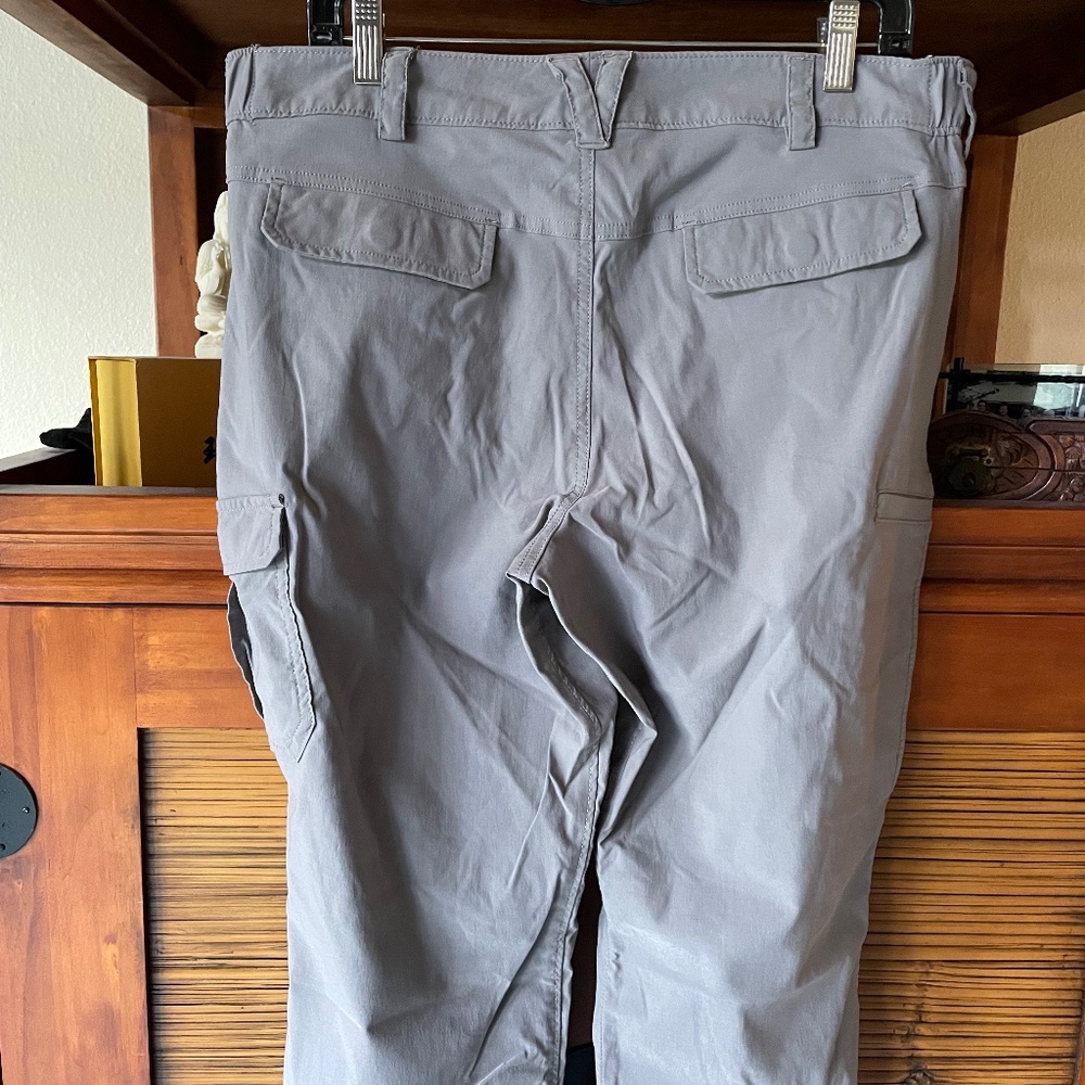 Duluth Teading Co. Cargo pants 12/33